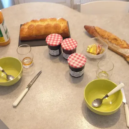 Avec Petit-déjeuner #1 3* Aurillac